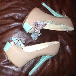 Chinese Laundry Open toed pumps