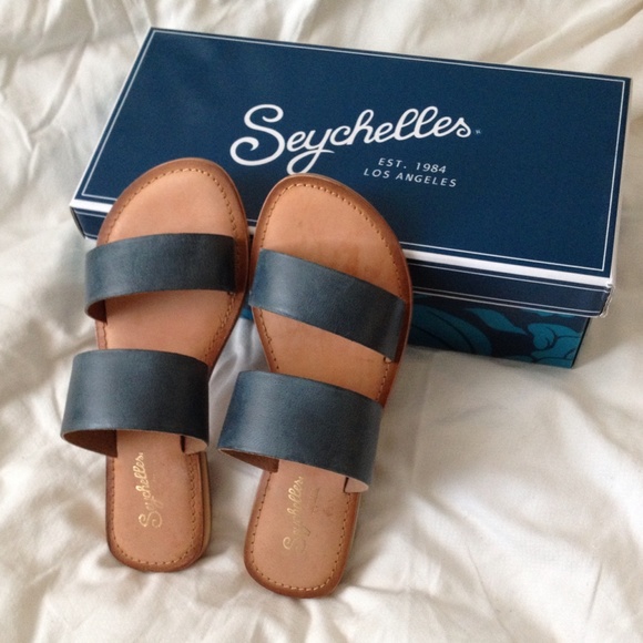 Seychelles shadow slip on sandals