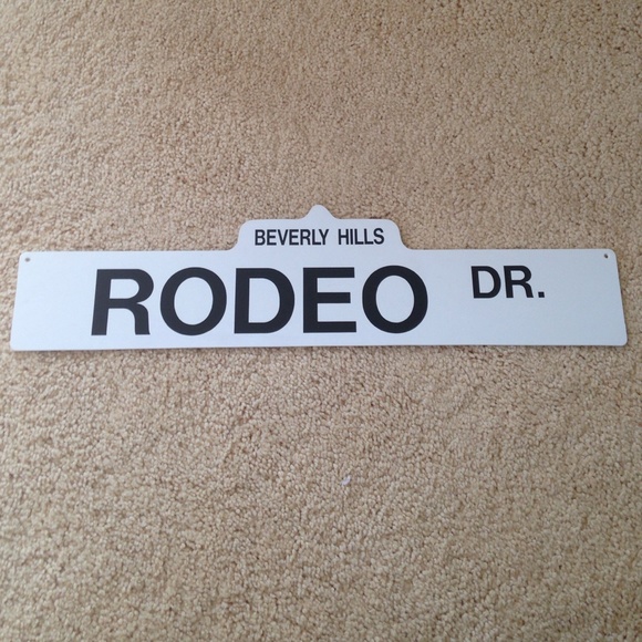 🚫SOLD🚫Rodeo Dr. Sign