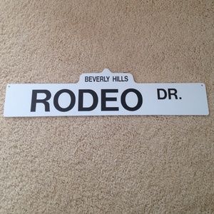 🚫SOLD🚫Rodeo Dr. Sign