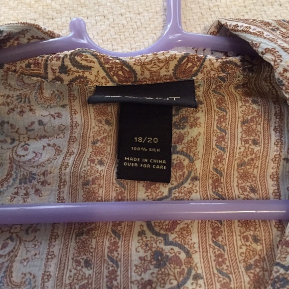 blouse - Picture 2 of 4