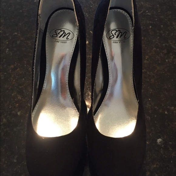 Shoes - Picture 2 of 4