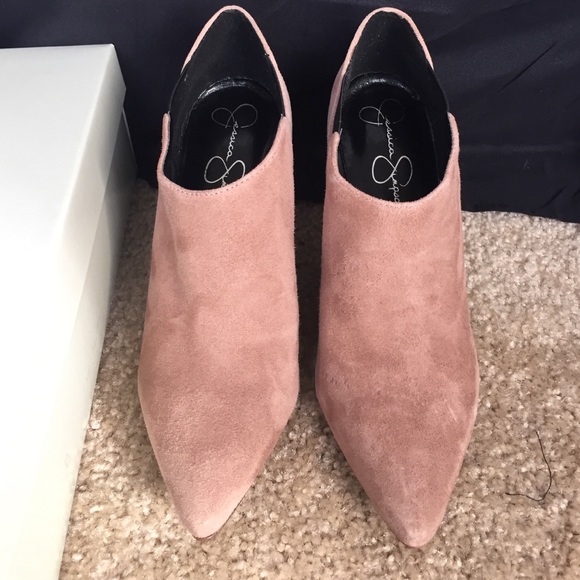 🎀SALE🎀 NWB pointed toe shootie