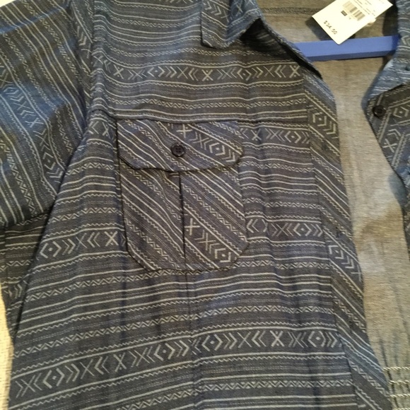 Shirt - Picture 3 of 4