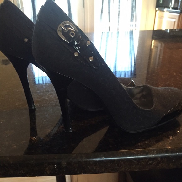 Shoes - Picture 3 of 4