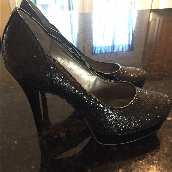Shoes - Picture 2 of 4