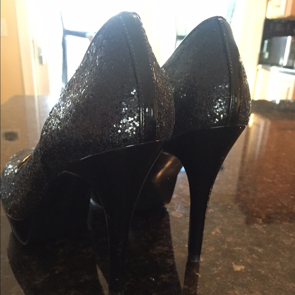Shoes - Picture 3 of 4