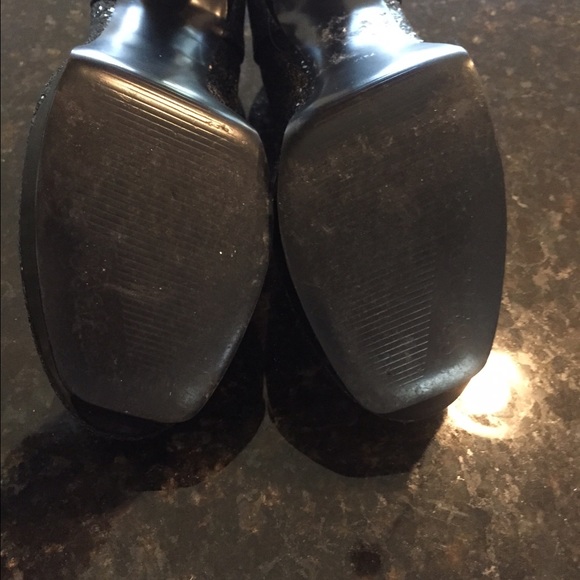 Shoes - Picture 4 of 4
