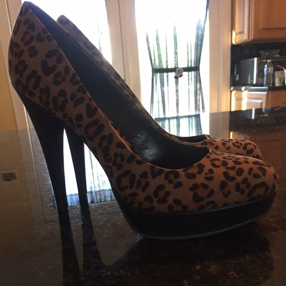 Shoes - Picture 3 of 3
