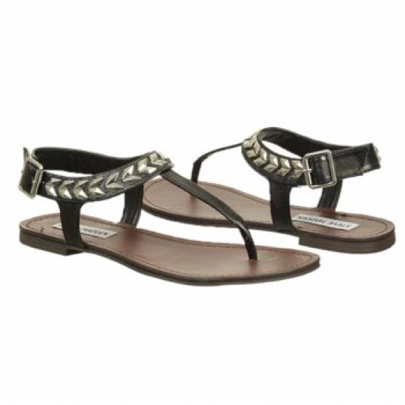 Steve Madden black thong sandals