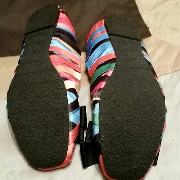 Shoes - Picture 2 of 3