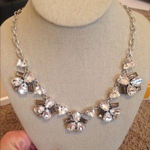Stella & Dot Lila Statement necklace