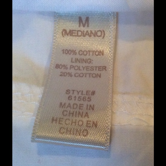 M. Fredric.  White short shorts. Size Medium - Picture 4 of 4