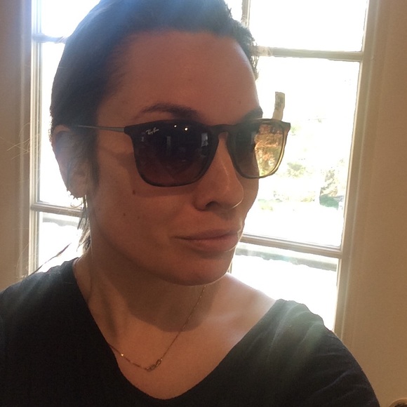 Authentic rayban sunglasses. New style - Picture 3 of 3