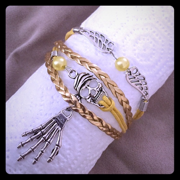 Skull Angel Wing Charm Bracelet - Picture 1 of 3