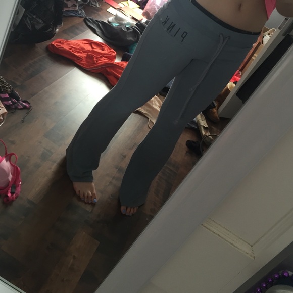 Vs pink yoga flare pants - Picture 3 of 3