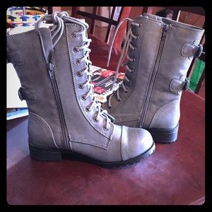 Combat boots on hold for @oniyminx