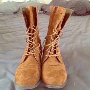 Forever 21 tan suede combat boot- 7
