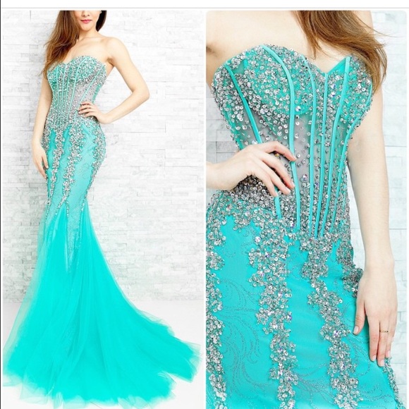 Prom dress