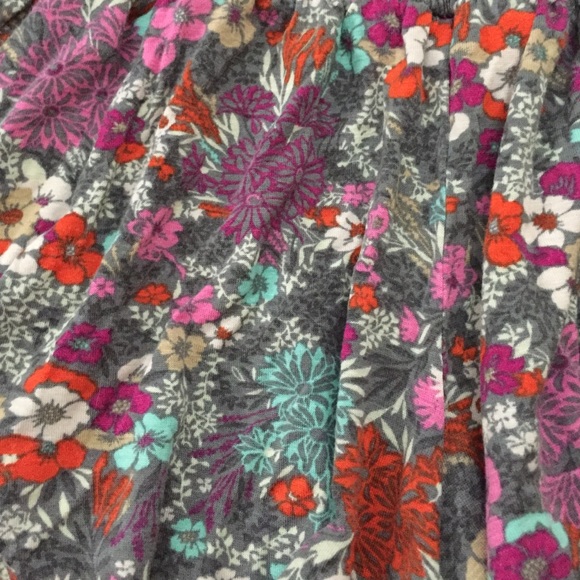 Patterned loose shorts❗️ALL $4 ITEMS ARE BOGO ❗️ - Picture 2 of 2