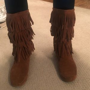 Fringe boots