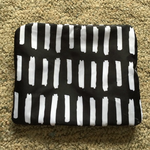 Makeup bag! - Picture 2 of 3