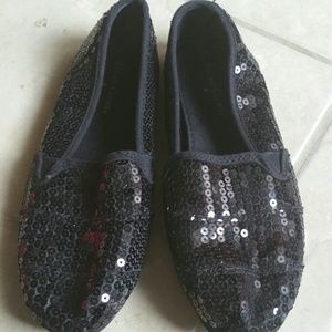 Black knock off toms