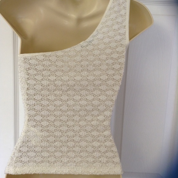 🎉HOST PICK🎉 Rampage One Shoulder Lace Top - Picture 4 of 4