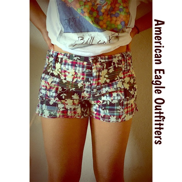 American Eagle Outfitters Pants - 🆓 Cute AEO printed shorts