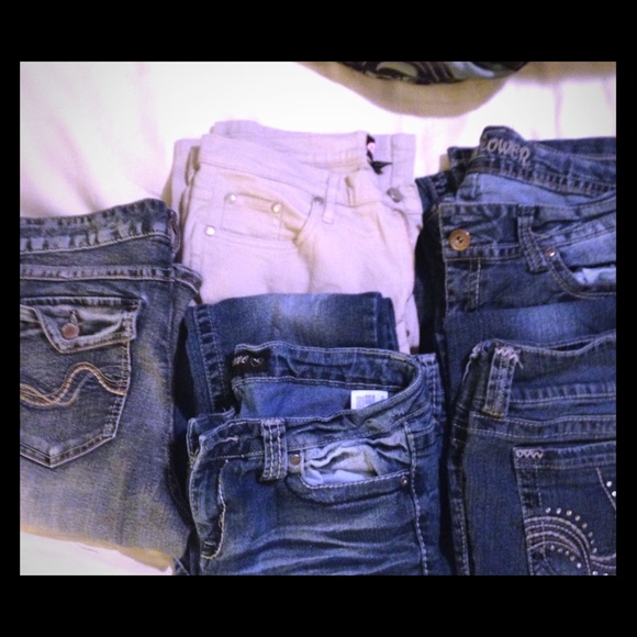 Five pair juniors jeans like new