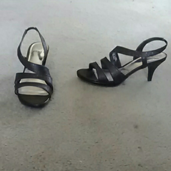 Monet 3" black heels