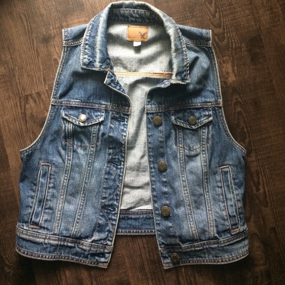 AE denim vest