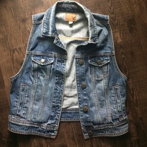 AE denim vest