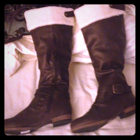 Nwt brown riding boots