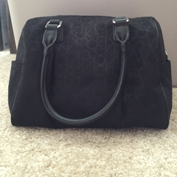 🎀SALE🎀 Signature Calvin Klein handbag