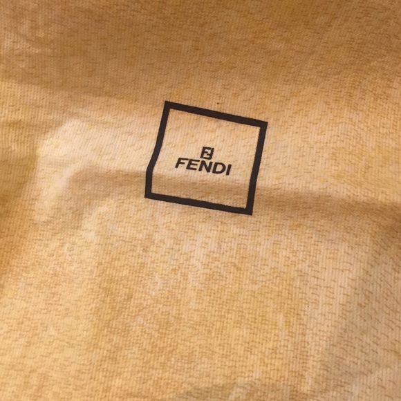 Fendi makeup bag - Picture 2 of 4