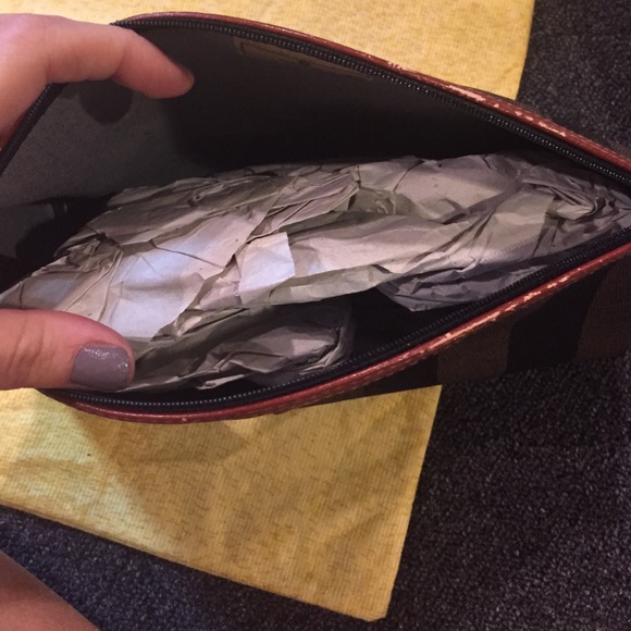 Fendi makeup bag - Picture 4 of 4