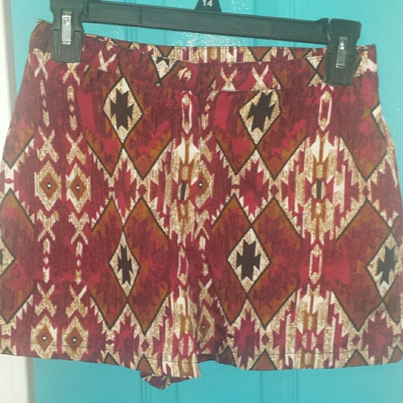 Body shop tribal shorts