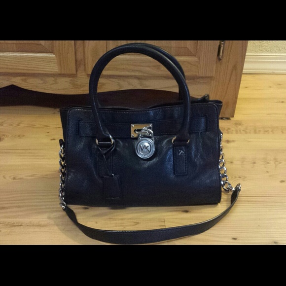 ***SOLD*** Michael Kors Medium Hamilton East /West - Picture 2 of 4