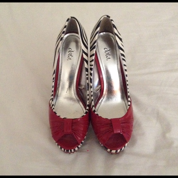 Heels - Picture 2 of 3