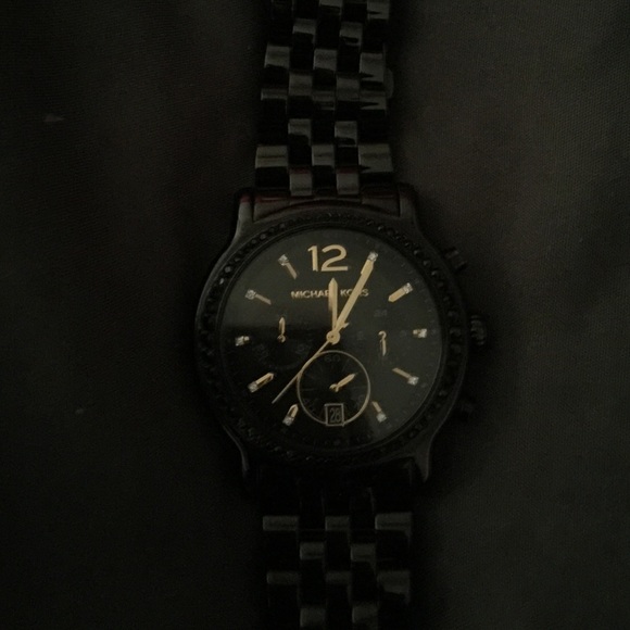 Michael Kors 🎉🎊FOR SALE LIMITED ADDITION 🎉 - Picture 2 of 2