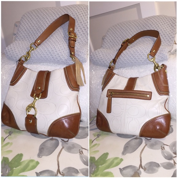 ✨HP✨ Embossed Hobo Coach Bag EUC - Picture 3 of 4