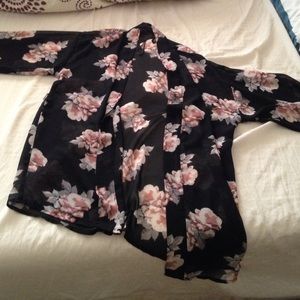 Black/floral H&M kimono