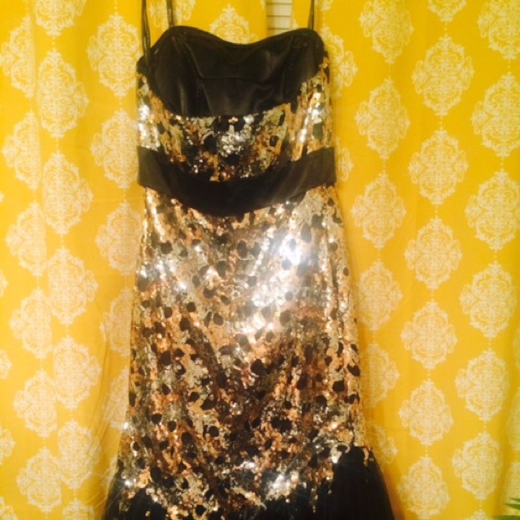 Prom Dress - Picture 2 of 3