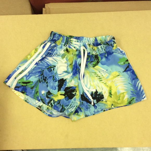 Beach shorts - Picture 1 of 1