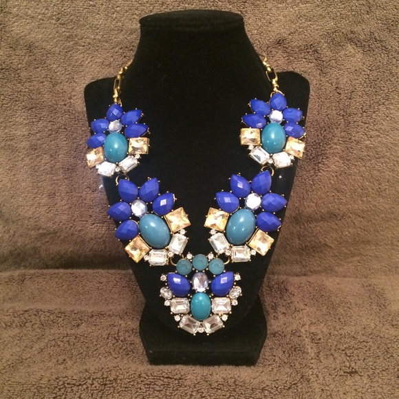 Jewelry - Statement necklace