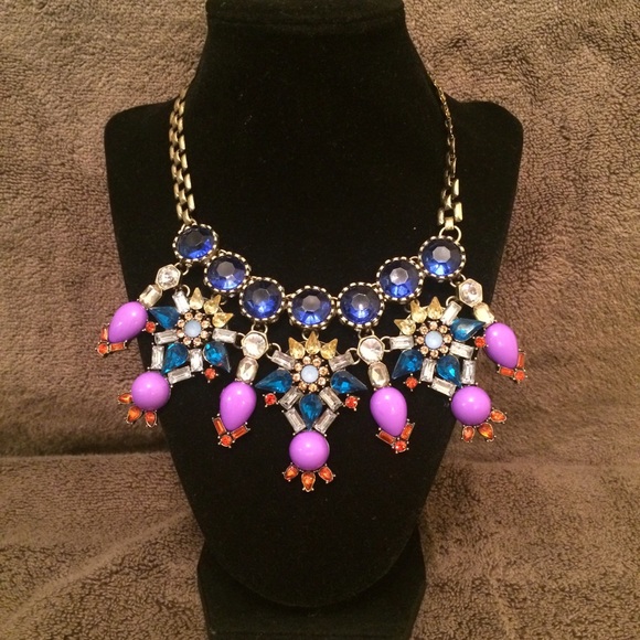 Jewelry - Statement necklace