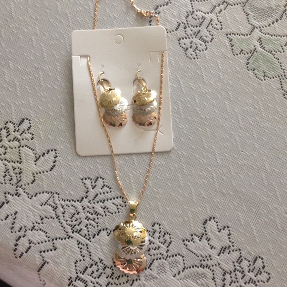 Set earrings and necklace gold plated