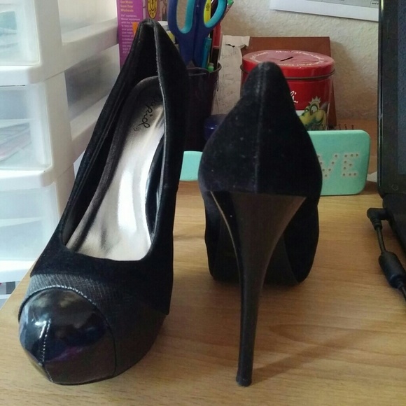 Stilettos - Picture 2 of 2