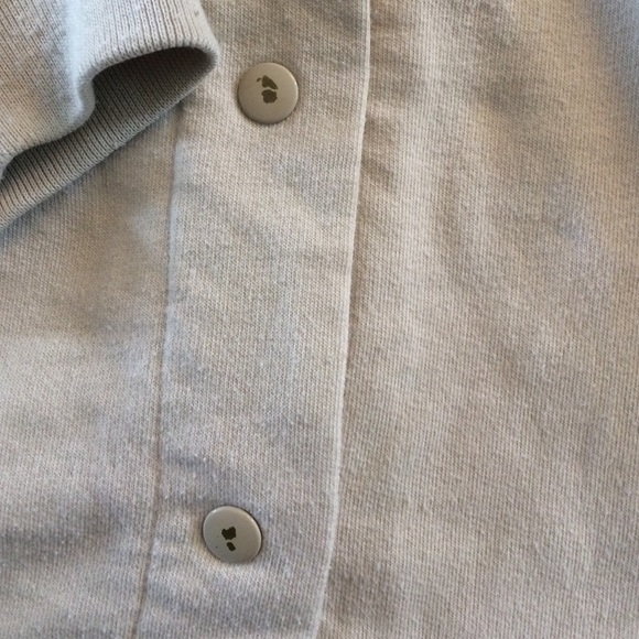 Tan sweater - Picture 2 of 4